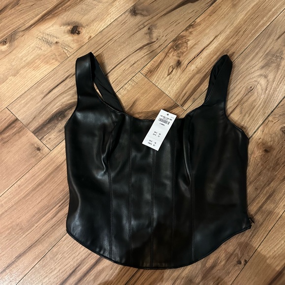 Abercrombie & Fitch Leather Crop - Picture 7 of 16